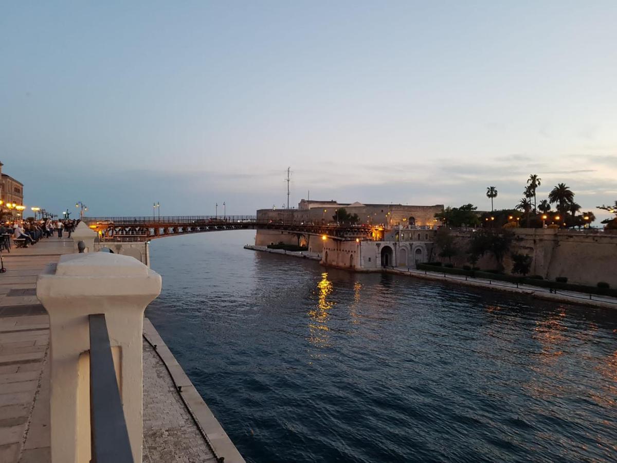 Philos - Appartements & Rooms Taranto Exterior foto
